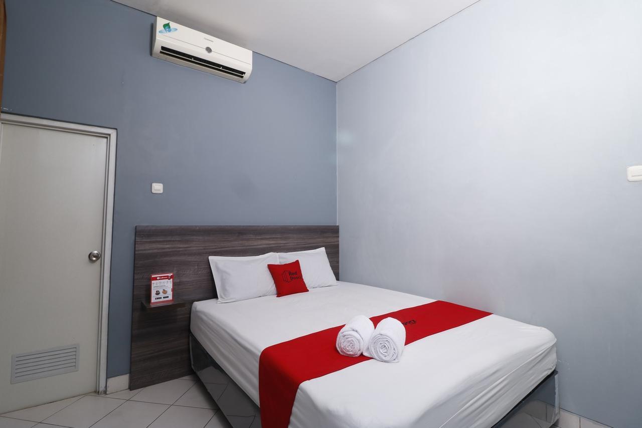 ג'קרטה Reddoorz Plus Near Rs Harapan Kita מראה חיצוני תמונה