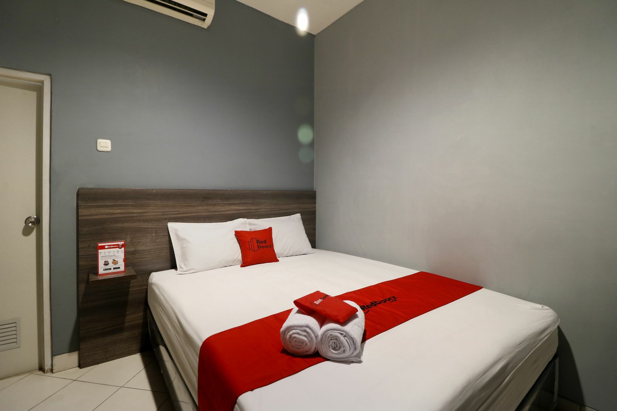 ג'קרטה Reddoorz Plus Near Rs Harapan Kita מראה חיצוני תמונה