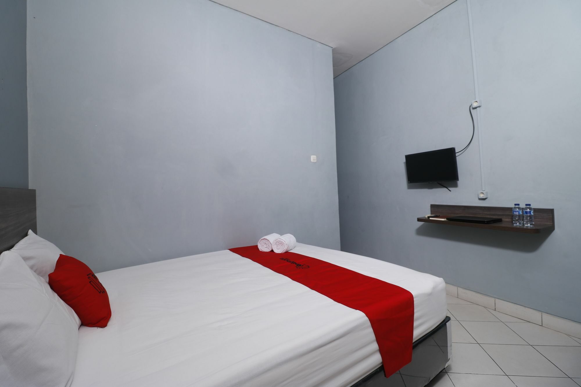 ג'קרטה Reddoorz Plus Near Rs Harapan Kita מראה חיצוני תמונה